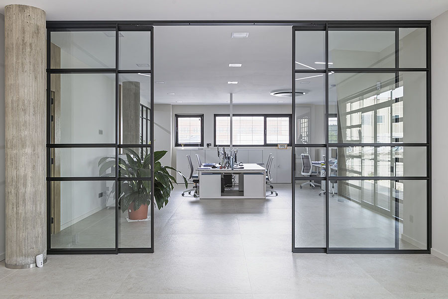 Fotografía corporativa de oficinas: Artenfinestres (Castellar del Vallès)