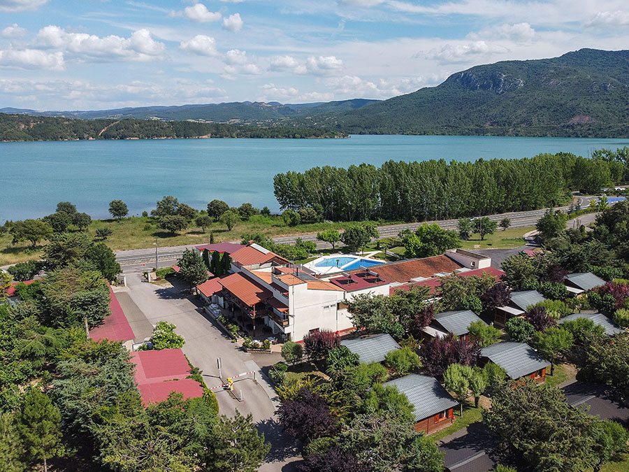 Fotografía aérea con dron: camping Lago Barasona (Huesca)